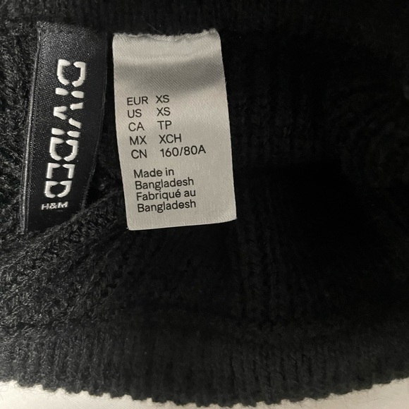 H&M Divided Turtle Neck Long Sleeves Ribbed Knit Cropped Sweater. Size X-Small - Picture 7 of 7